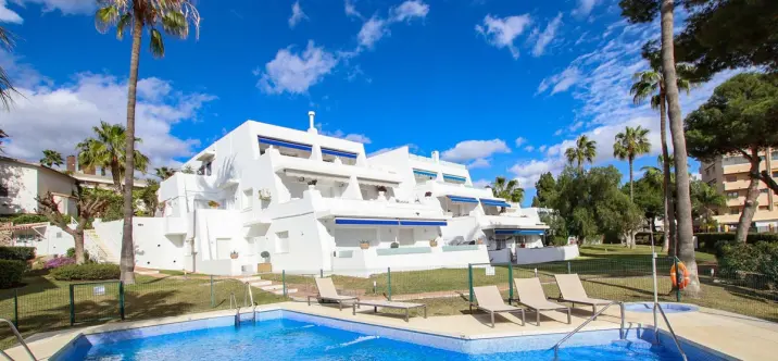 Продажа апартаментов на первом этаже в Nueva Andalucía 0