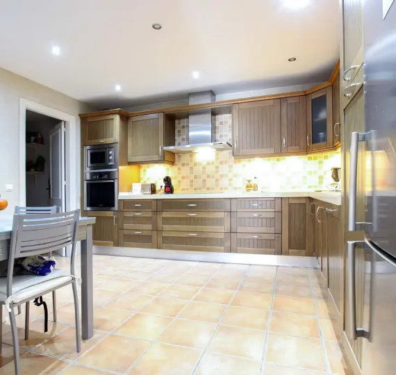 Продажа апартаментов на первом этаже в Nueva Andalucía