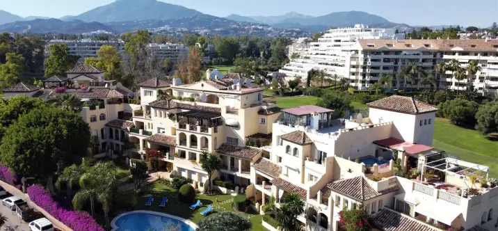 Venta de ático en Guadalmina Alta 0