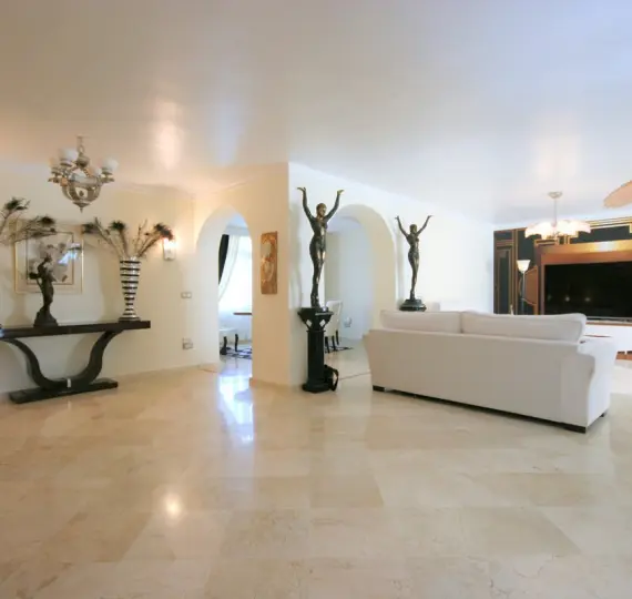 Venta de ático en Guadalmina Alta