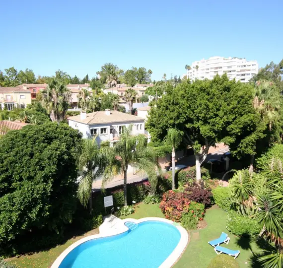 Venta de ático en Guadalmina Alta