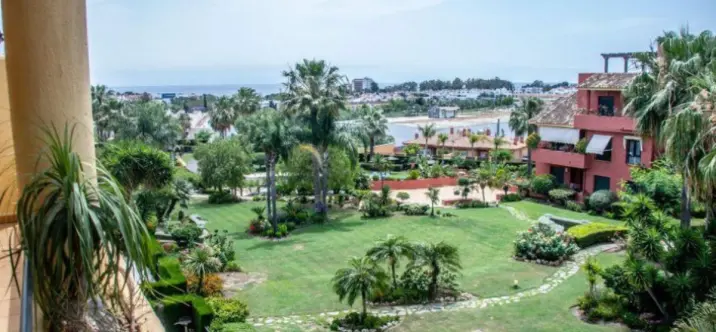 Продажа двухуровневых апартаментов в Costalita 4