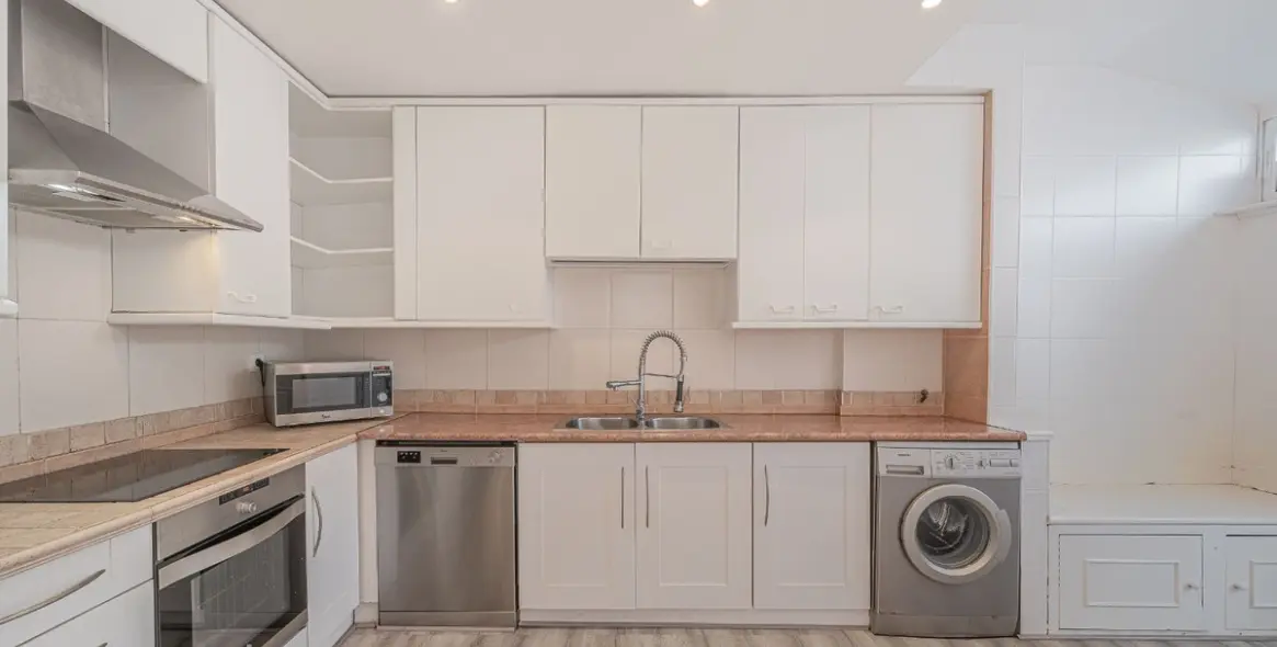 Sale of townhouse in Benahavís (district Benahavís) 5