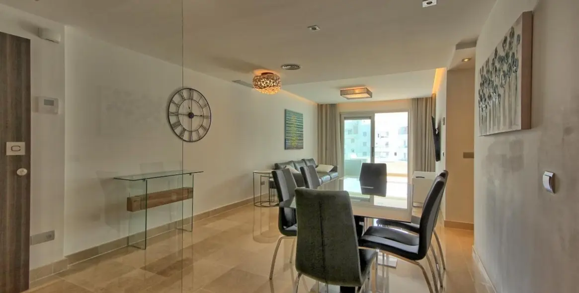 Продажа апартаментов на среднем этаже в San Pedro de Alcántara 1