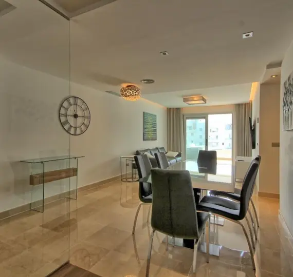 Продажа апартаментов на среднем этаже в San Pedro de Alcántara