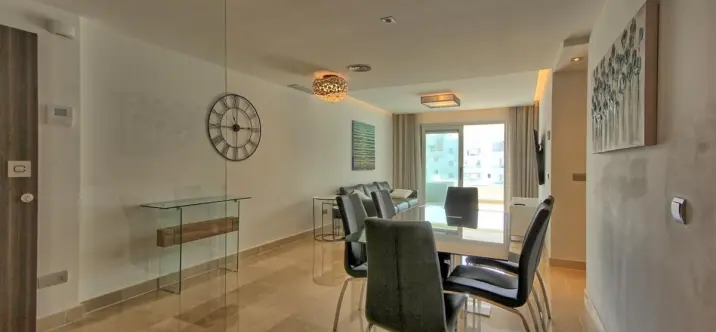 Продажа апартаментов на среднем этаже в San Pedro de Alcántara 0