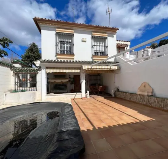 Дом на две семьи R4246420