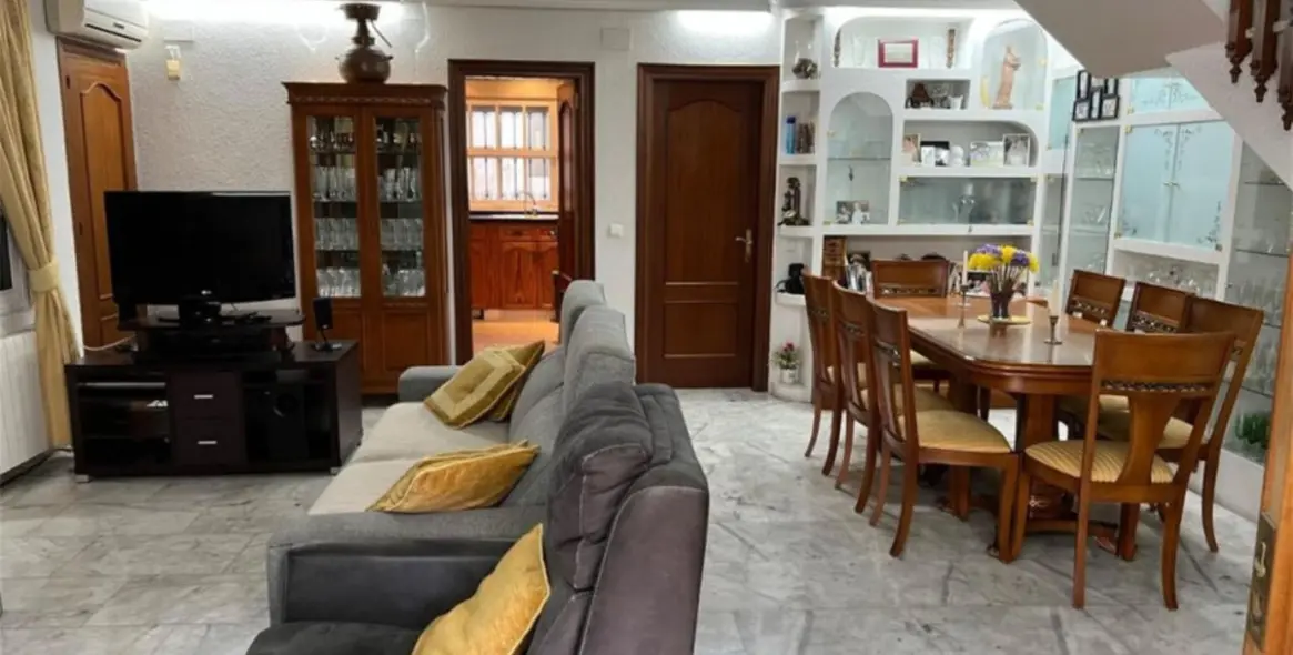 Продажа дома на две семьи в Nueva Andalucía (район Nueva Andalucía) 3