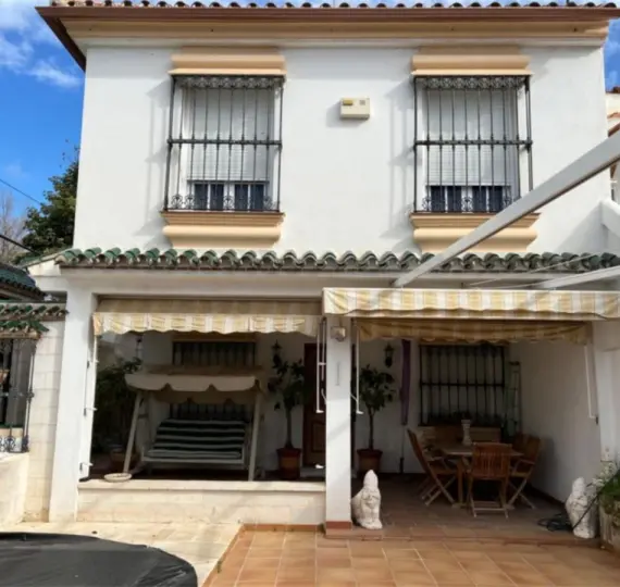 Дом на две семьи R4246420