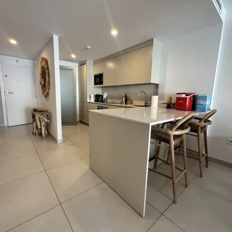 Venta de apartamento en planta media en Elviria
