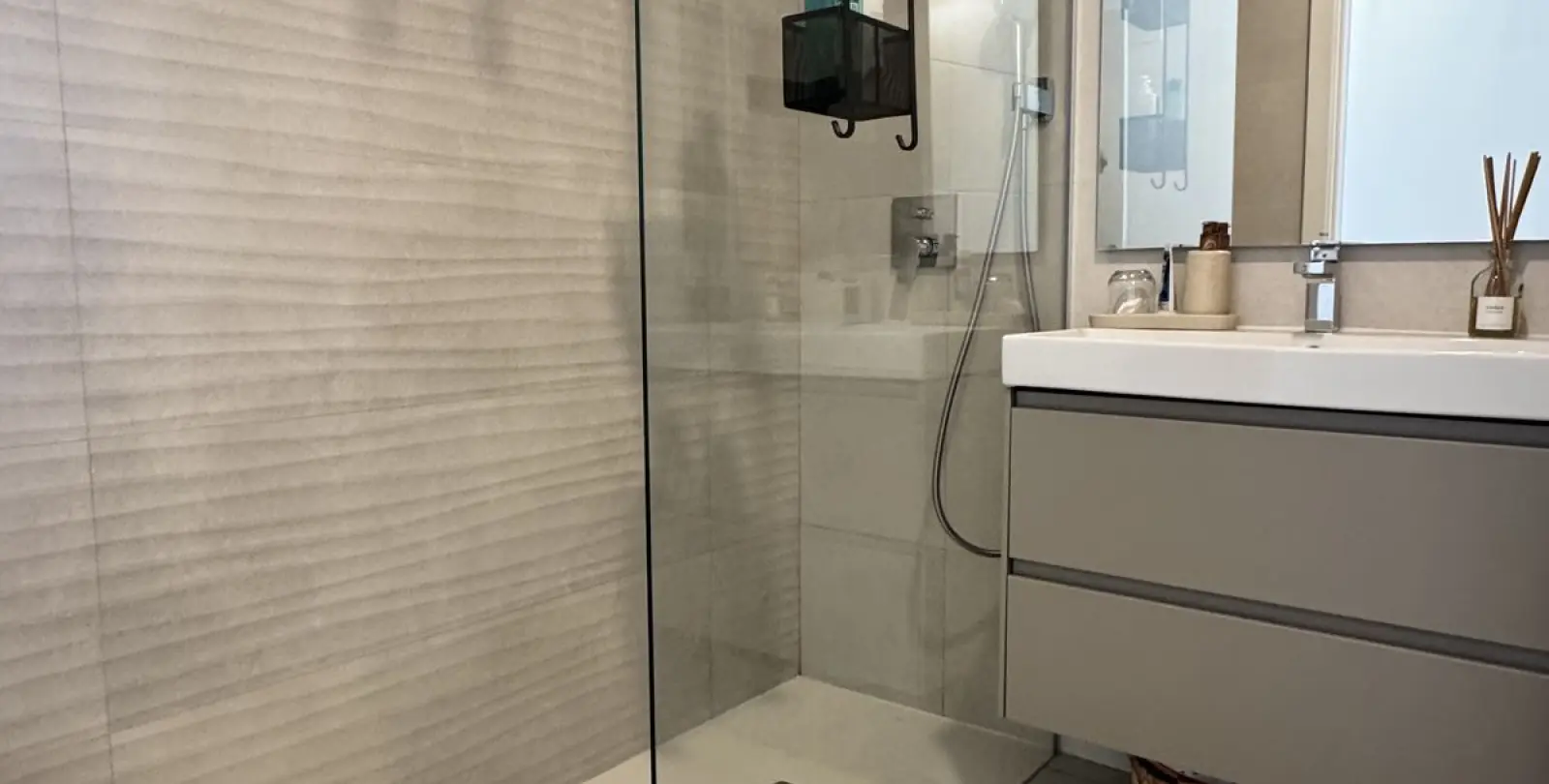 Venta de apartamento en planta media en Elviria 11