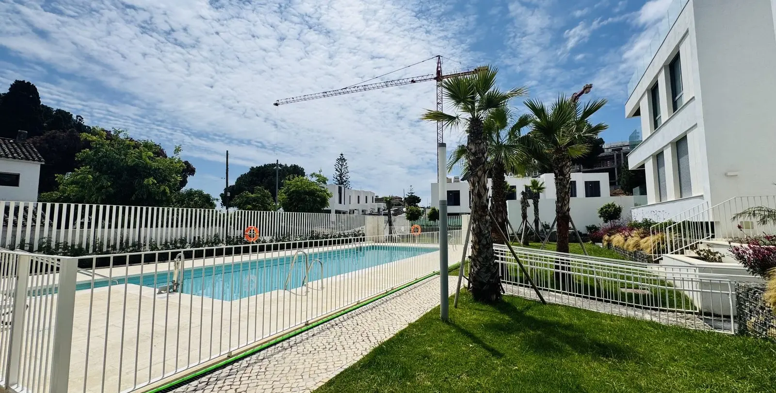 Venta de apartamento en planta media en Elviria 16