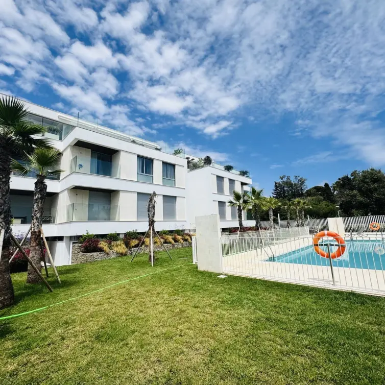 Sale of middle floor apartment in Elviria