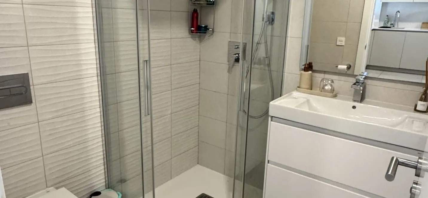 Sale of middle floor apartment in Elviria 4