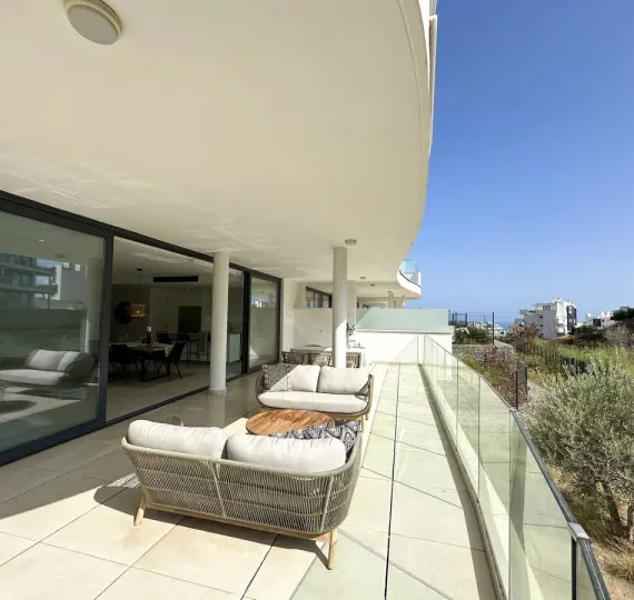 Продажа апартаментов на первом этаже в Higueron