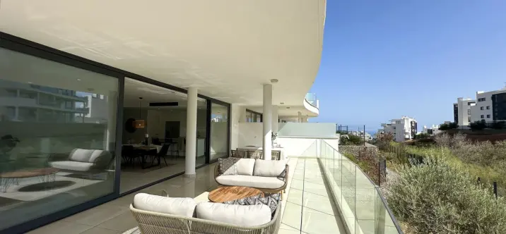 Продажа апартаментов на первом этаже в Higueron 0