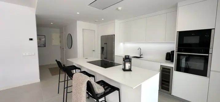 Продажа апартаментов на первом этаже в Higueron 1