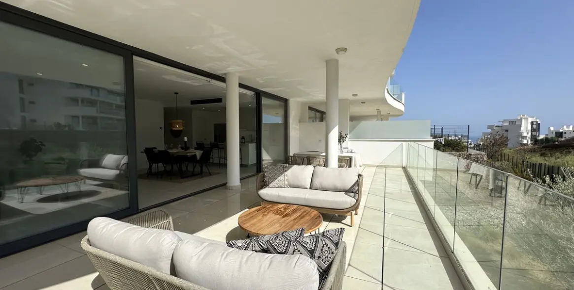 Продажа апартаментов на первом этаже в Higueron 3