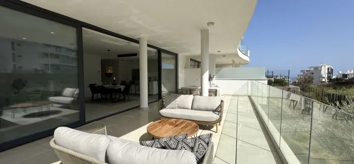 Продажа апартаментов на первом этаже в Higueron 2