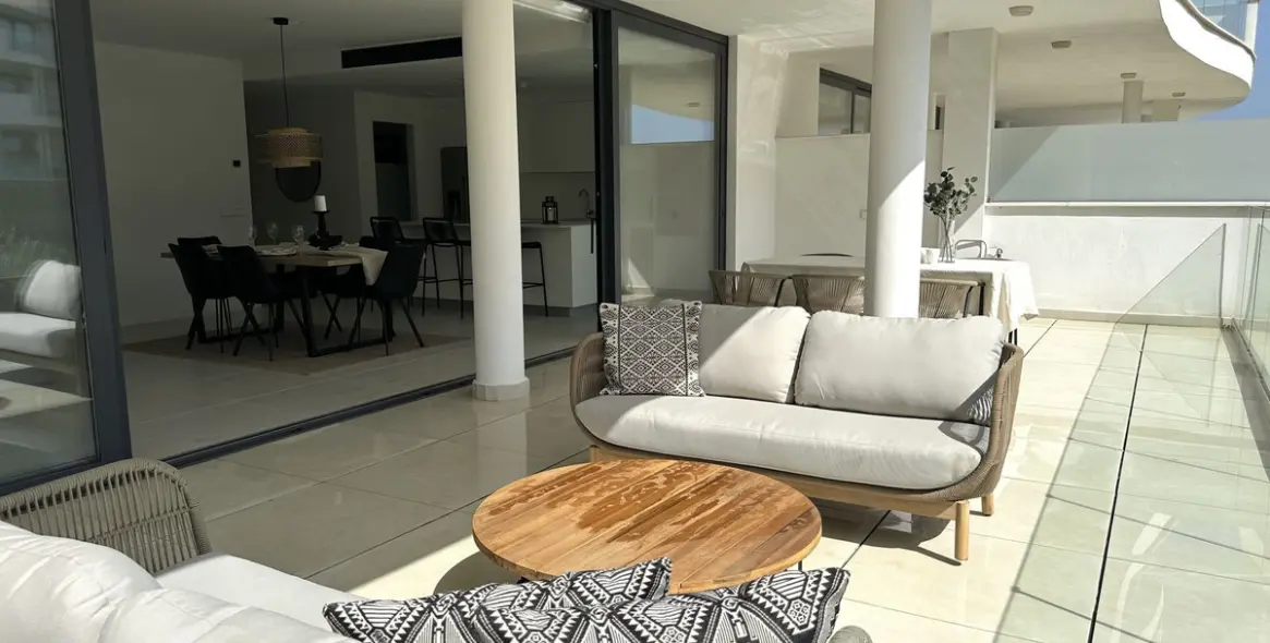 Продажа апартаментов на первом этаже в Higueron 4