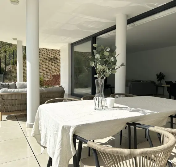 Продажа апартаментов на первом этаже в Higueron