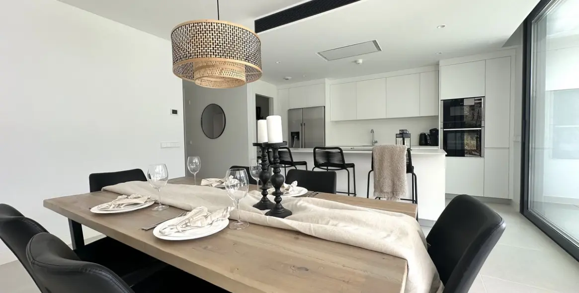 Продажа апартаментов на первом этаже в Higueron 12