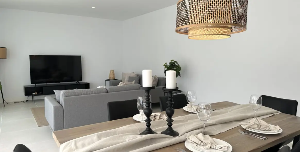 Продажа апартаментов на первом этаже в Higueron 13