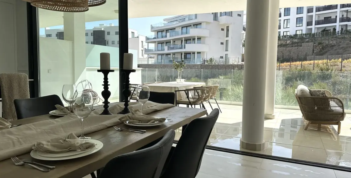 Продажа апартаментов на первом этаже в Higueron 14