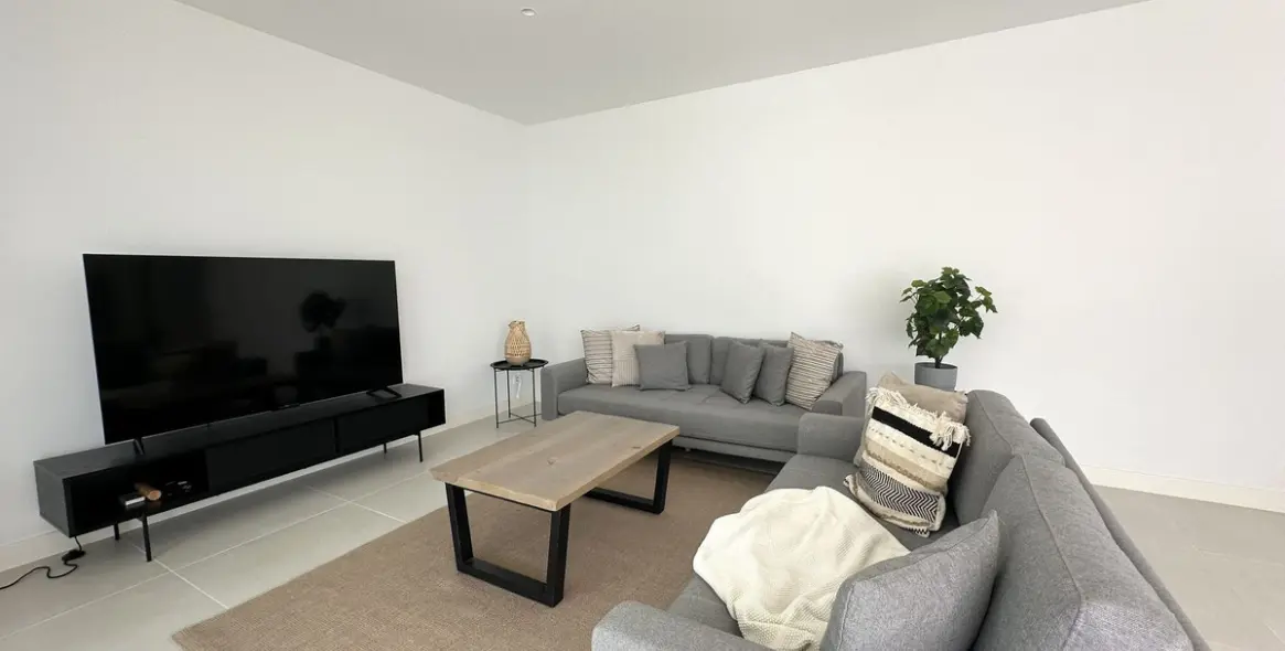 Продажа апартаментов на первом этаже в Higueron 18