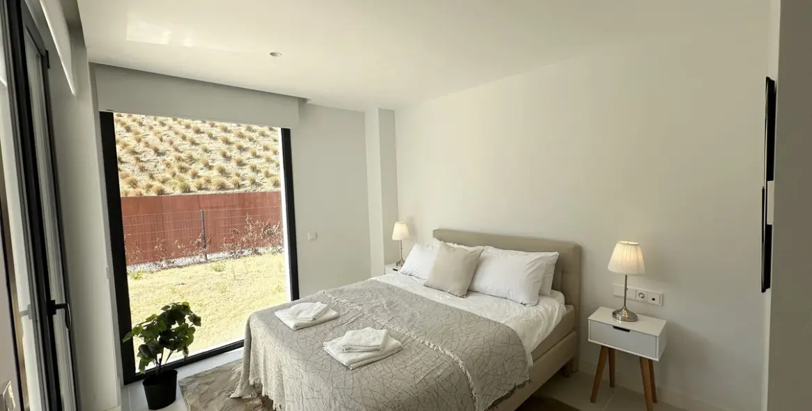 Sale of ground floor apartment in Higueron 21