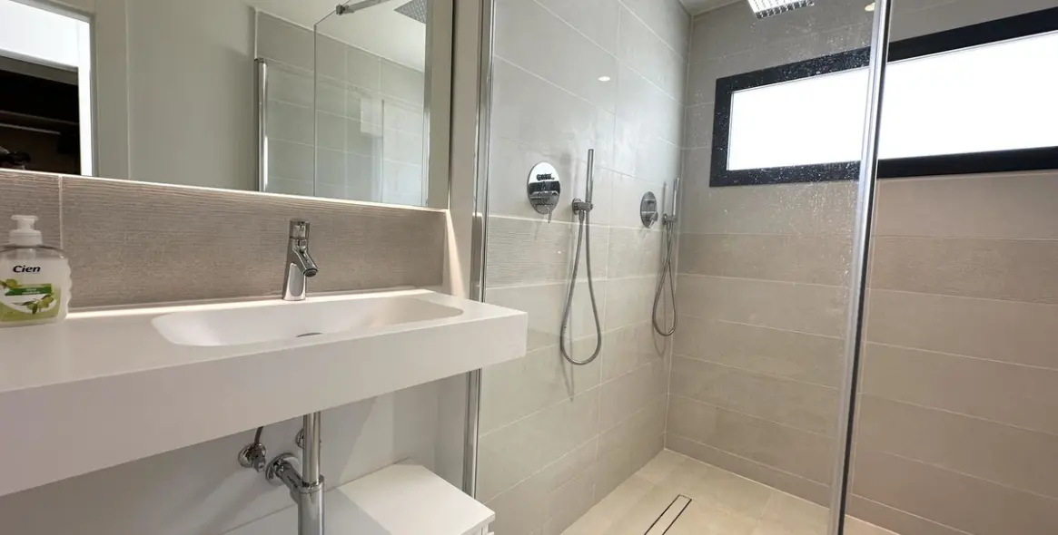 Sale of ground floor apartment in Higueron 24