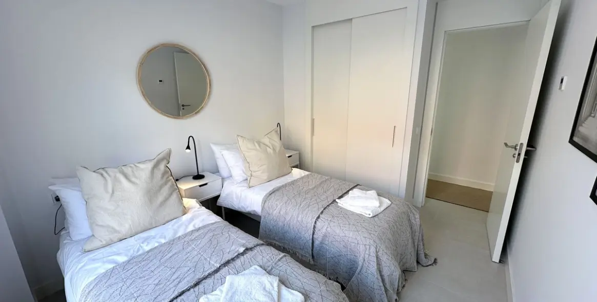 Sale of ground floor apartment in Higueron 30