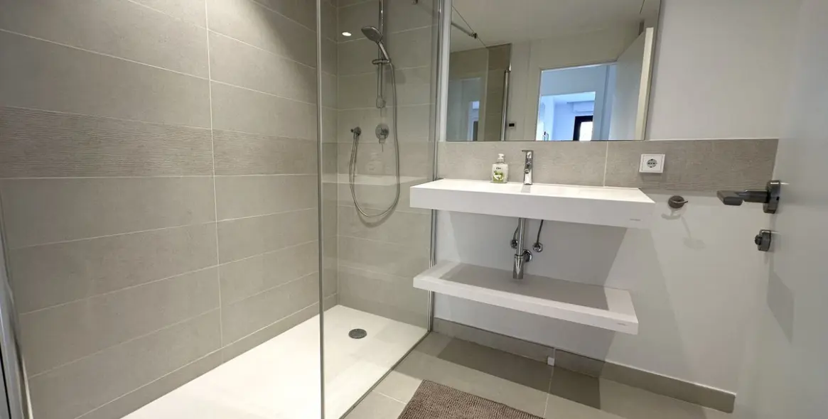 Sale of ground floor apartment in Higueron 32