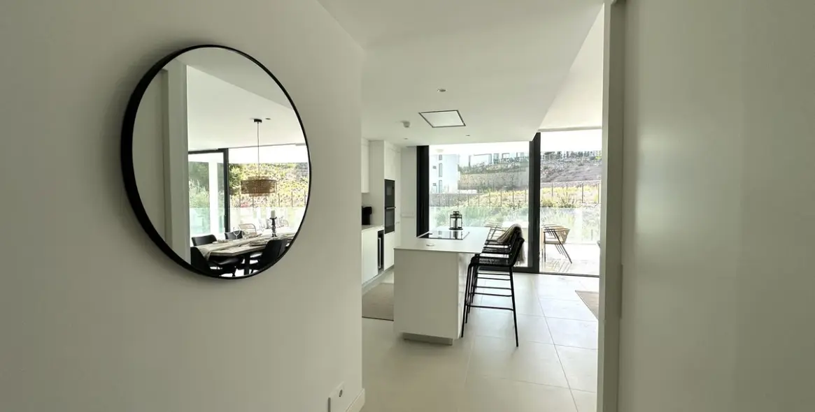 Sale of ground floor apartment in Higueron 35