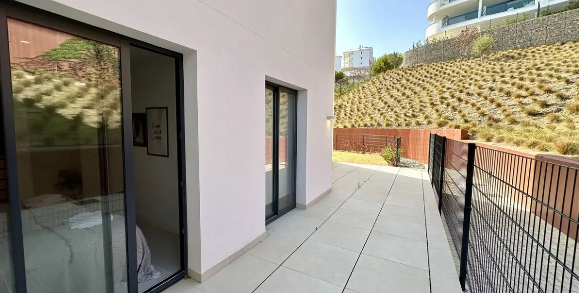 Sale of ground floor apartment in Higueron 36