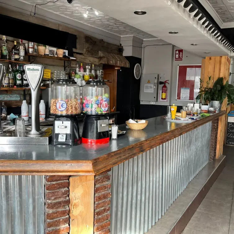 Sale of commercial premises in Coín