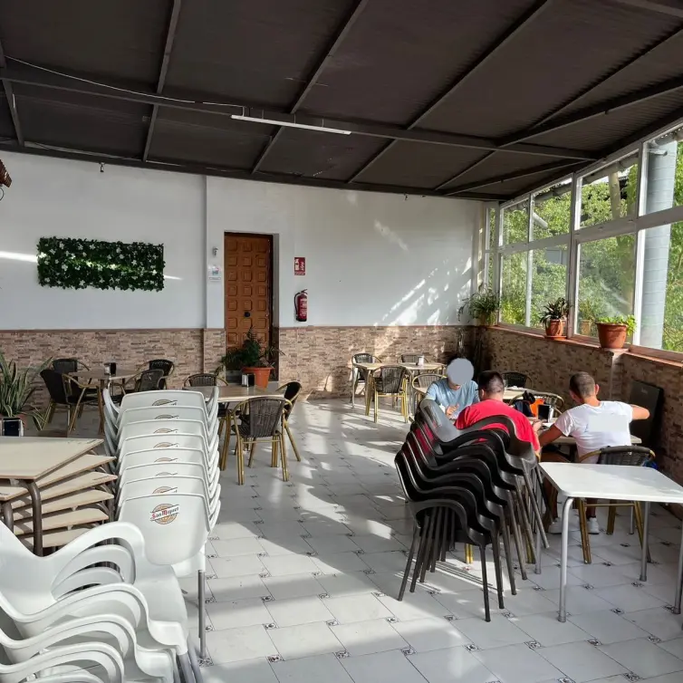 Sale of commercial premises in Coín