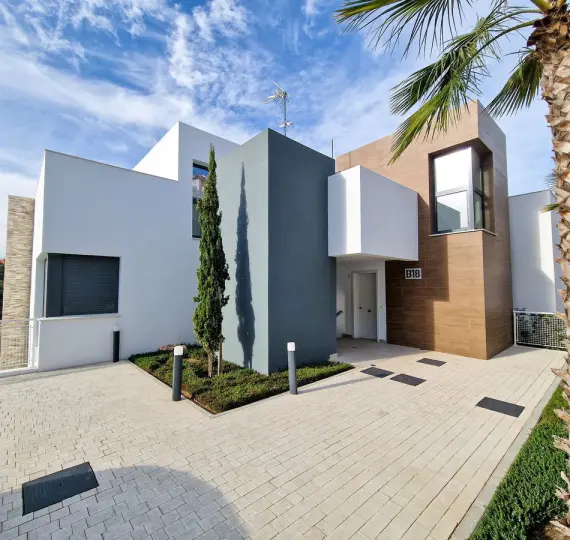 Venta de ático dúplex en Cabopino