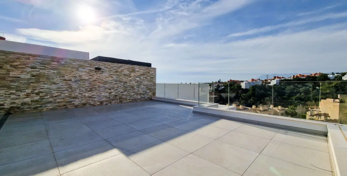 Sale of penthouse duplex in Cabopino 3