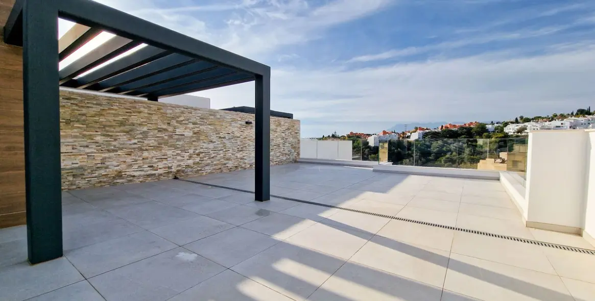 Sale of penthouse duplex in Cabopino 5