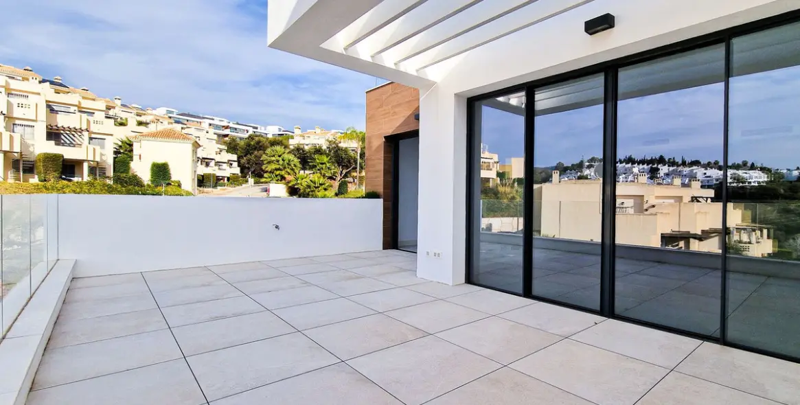 Sale of penthouse duplex in Cabopino 7