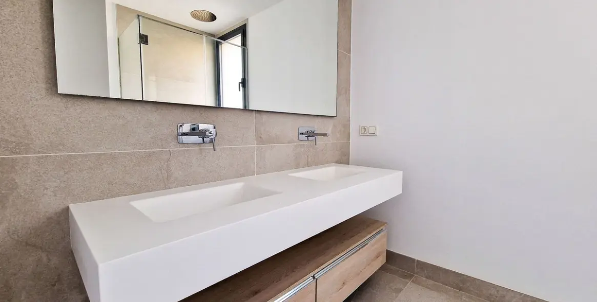 Sale of penthouse duplex in Cabopino 11