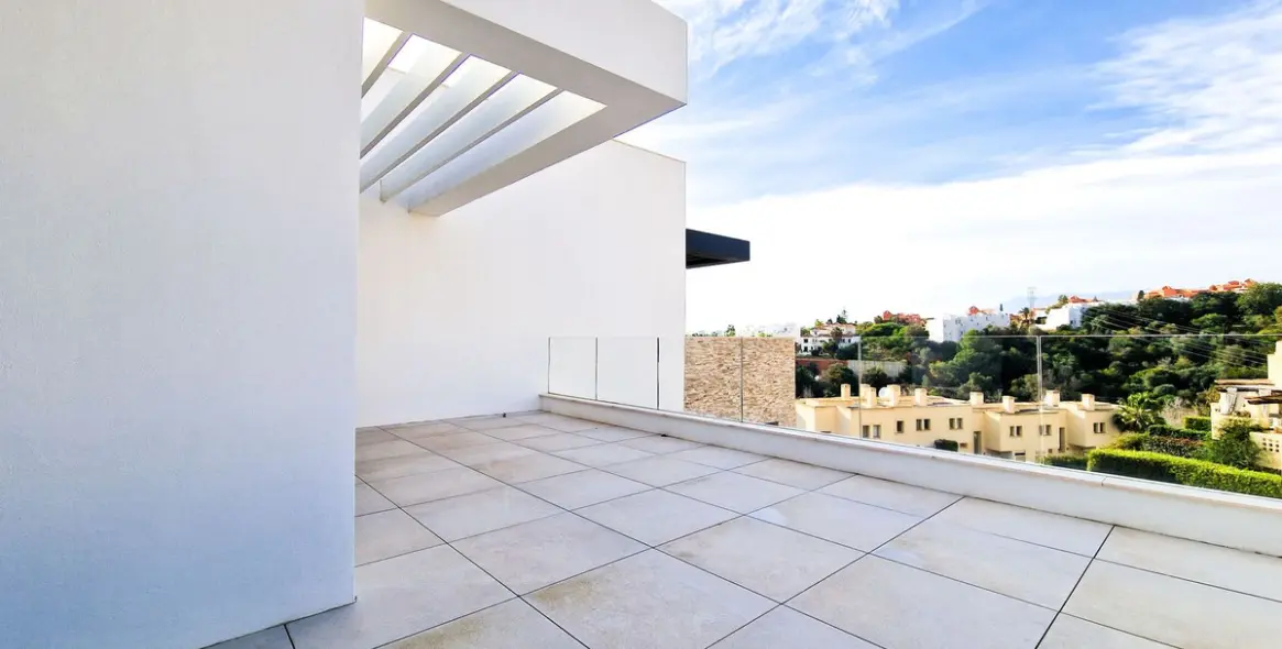 Sale of penthouse duplex in Cabopino 19