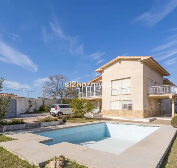 Sale of detached villa in Nerja
