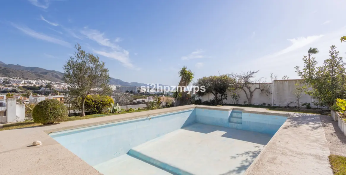 Sale of detached villa in Nerja 6