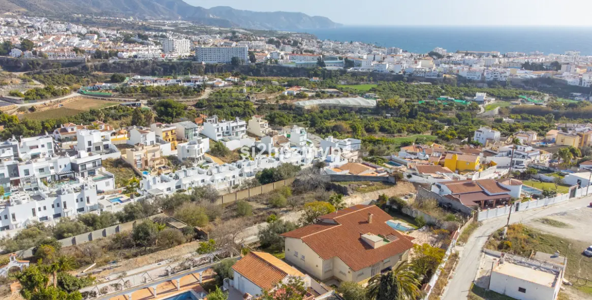 Продажа  отдельно стоящей виллы в Nerja 4