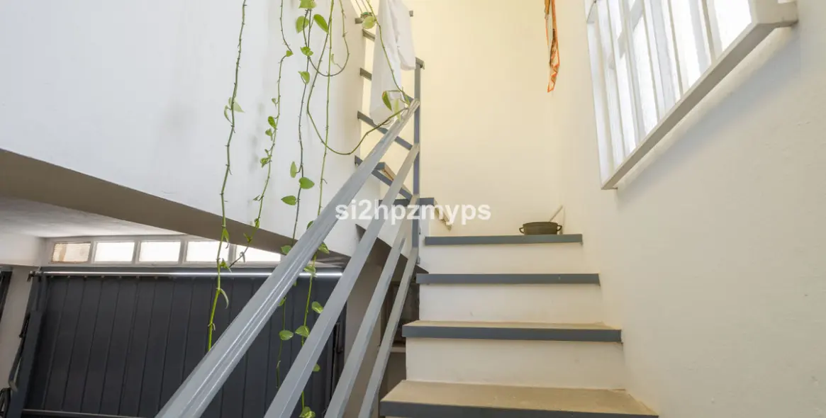 Продажа  отдельно стоящей виллы в Nerja 30