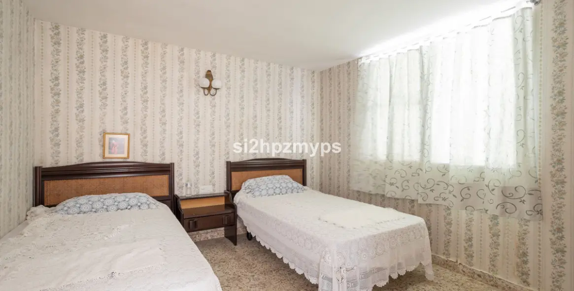 Продажа  отдельно стоящей виллы в Nerja 34