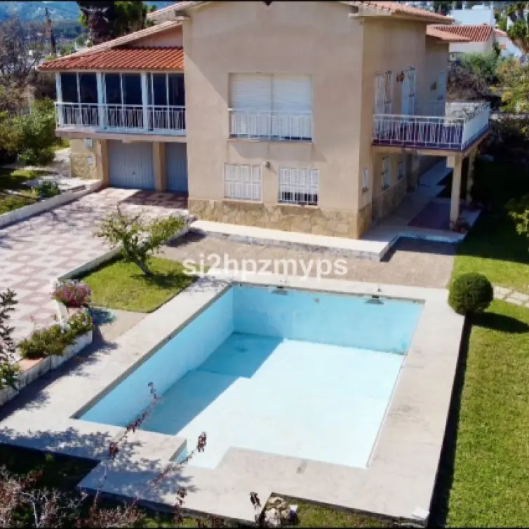 Venta de villa independiente en Nerja