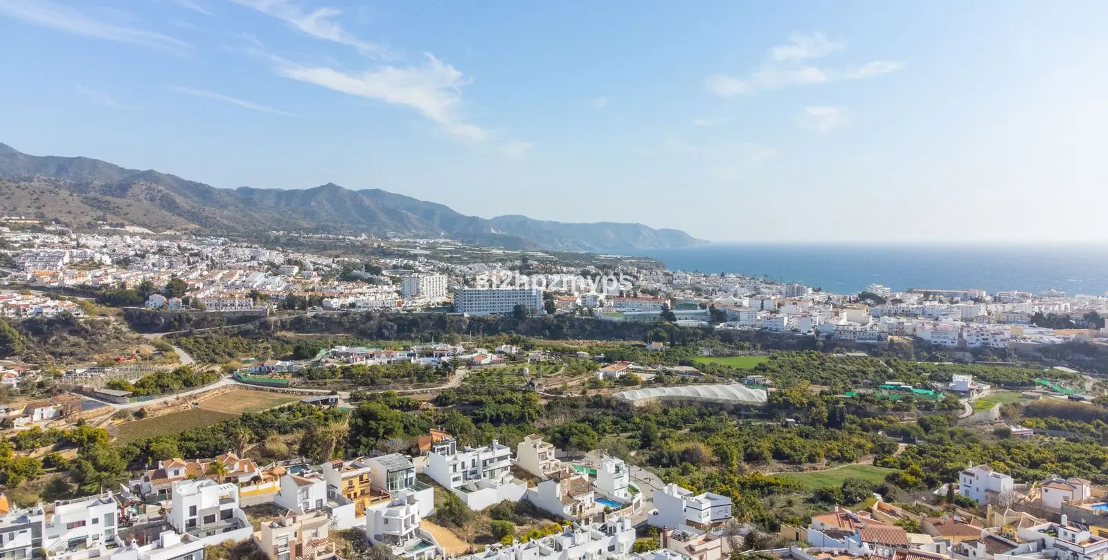 Продажа  отдельно стоящей виллы в Nerja 3
